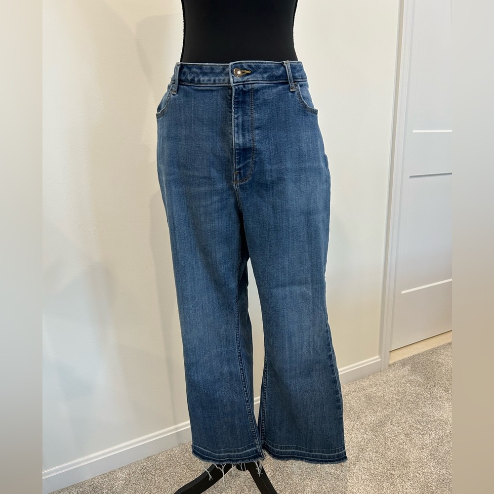 Wrangler brand high rise cropped jeans